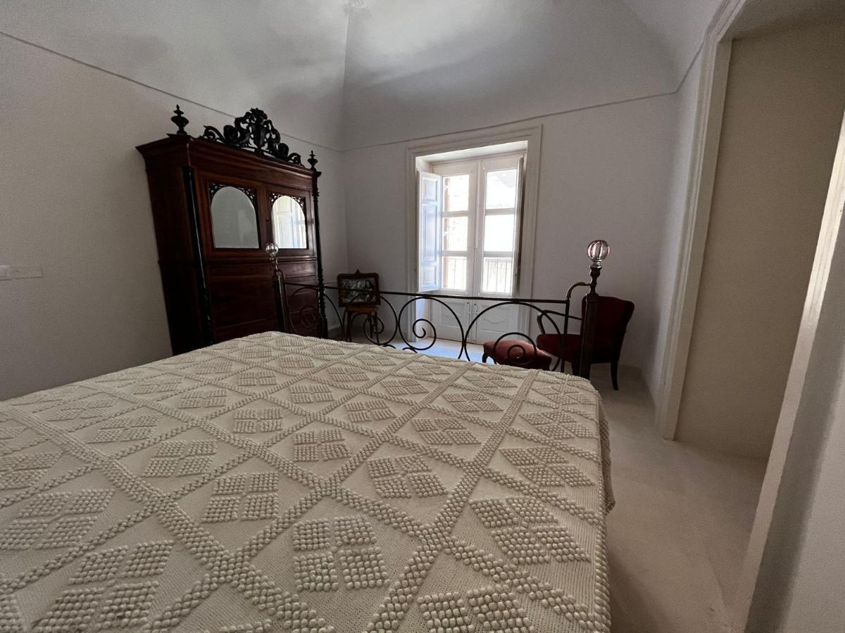 Palazzo Triolo - Dimora Di Charme Bed and Breakfast Corleone Eksteriør billede